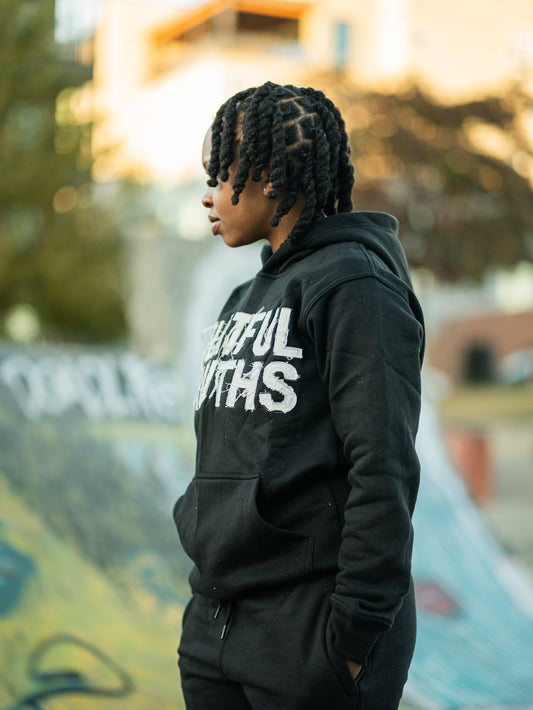 BLACK FLARED SWEATSUIT